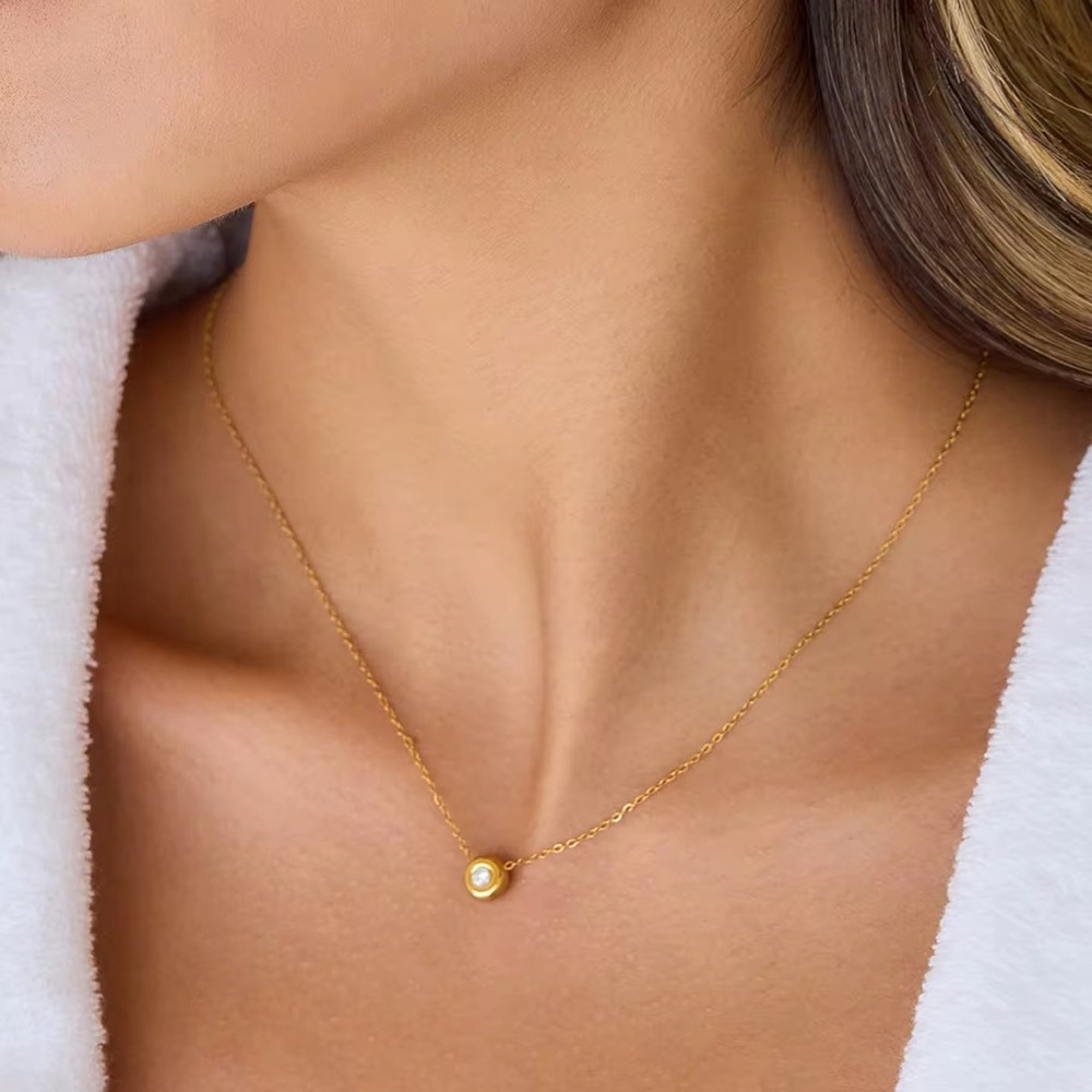 18K Gold Plated Stud Earrings and Necklace Set - Picture 4 of 7